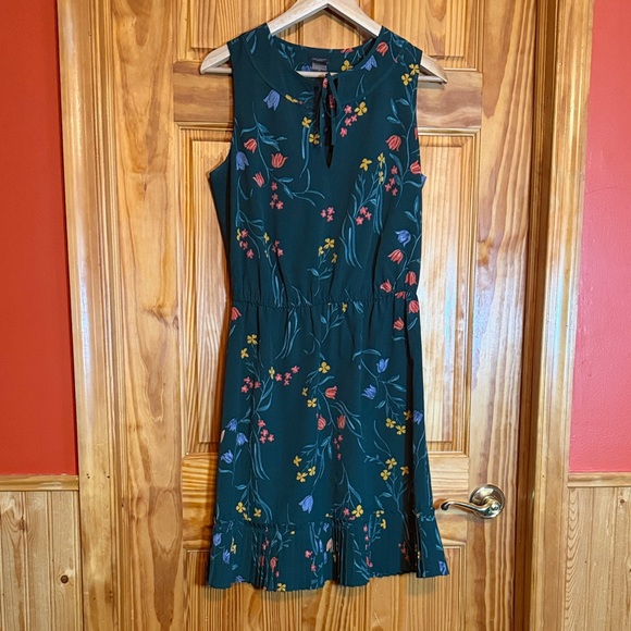 Ann Taylor Factory Dresses & Skirts - ANN TAYLOR FACTORY Floral Green Dress Ladies Women's Size Medium- Flowers Spring